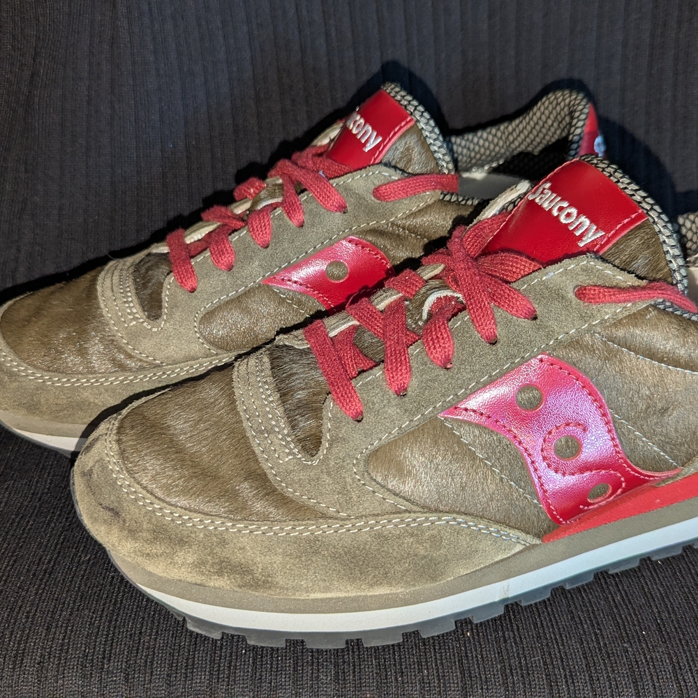Saucony Olive green and Red Women's Sneakers